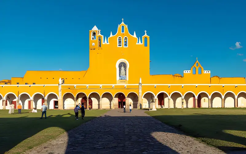 Tour a Chichén Itzá, Izamal y Valladolid — foto 8
