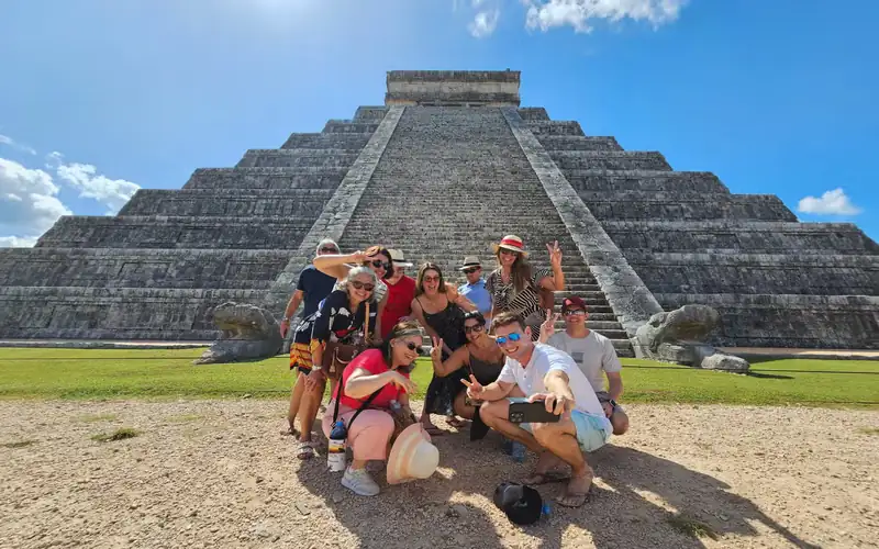 Tour a Chichén Itzá, Cenote Xcajum e Izamal